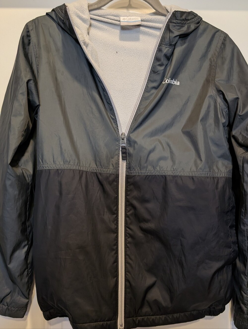 Columbia Two-Tone Black & Charcoal Hooded Lightweight Jacket